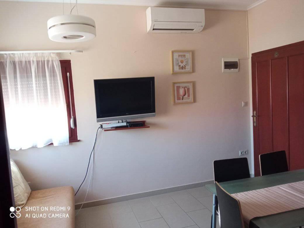 Besenyei Apartman Шарвар Экстерьер фото